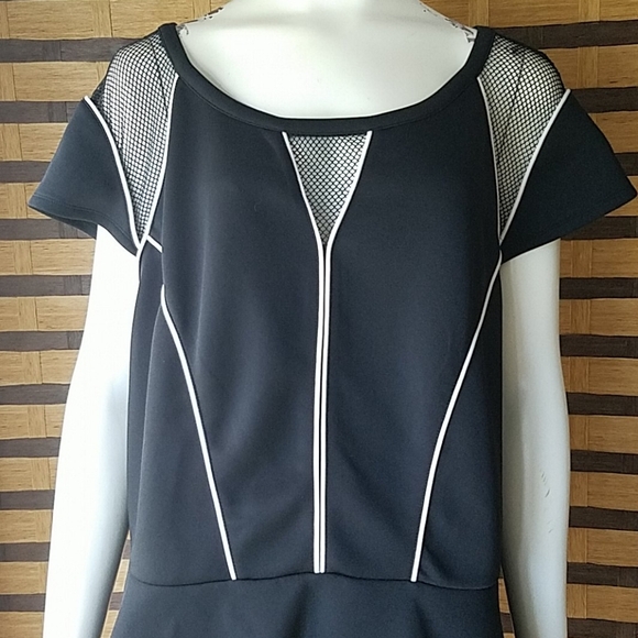 EUC!  Torrid stretch top - Picture 1 of 10